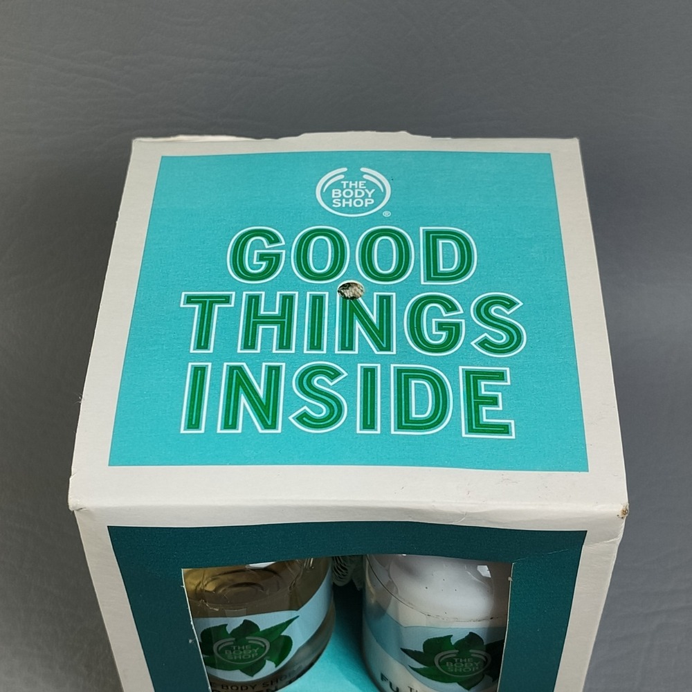 The Body Shop Fuji Green Tea Travel Gift Set Shower Gel Gel Lotion & Loofah 2 oz - Picture 2 of 7